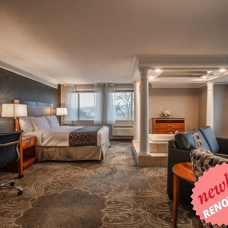 Monte Carlo Inn Barrie - Newly Renovated Buitenkant foto