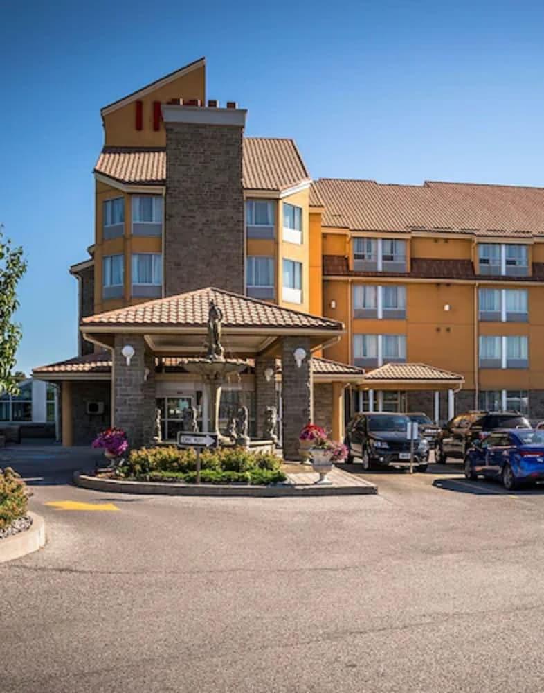 Monte Carlo Inn Barrie - Newly Renovated Buitenkant foto