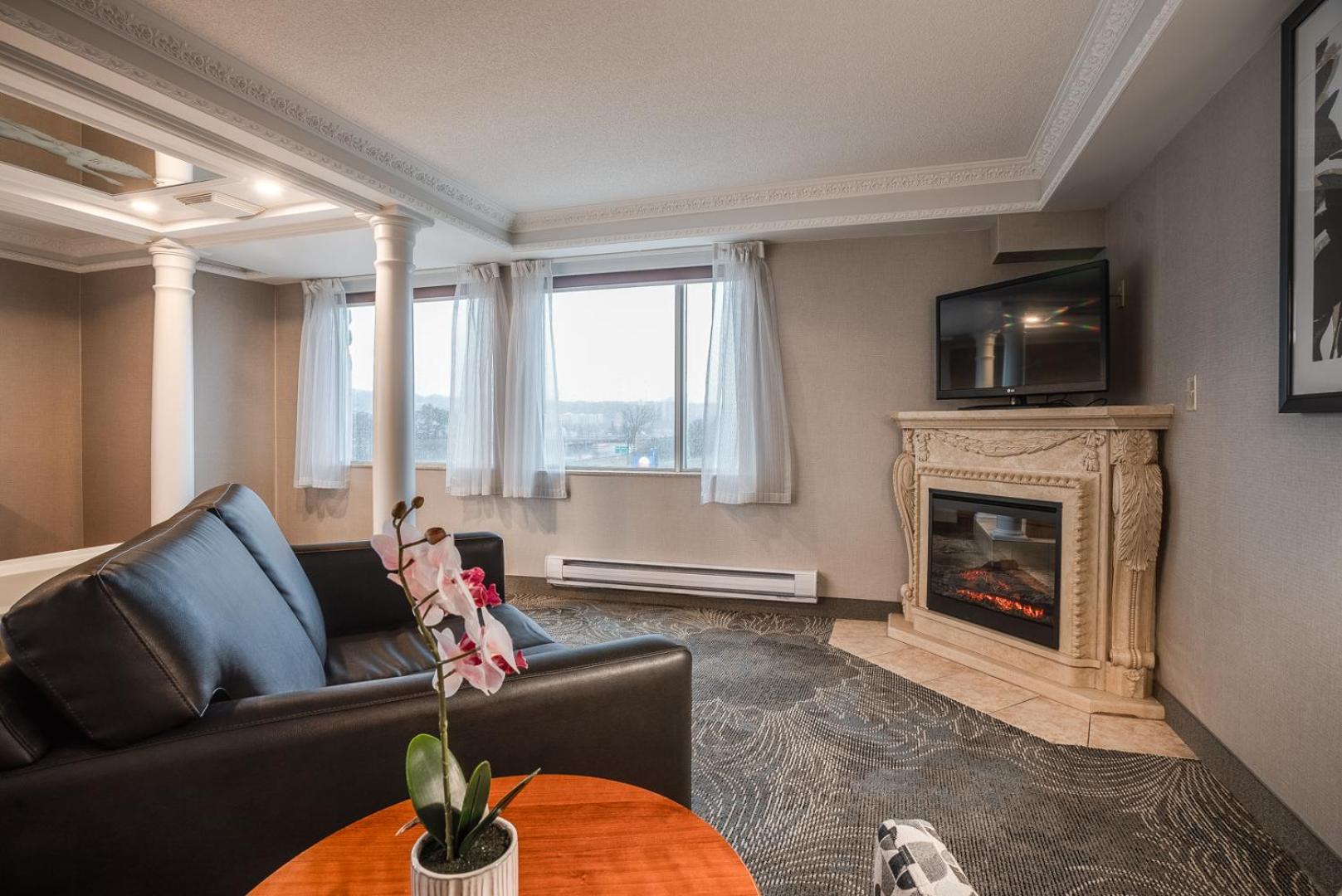 Monte Carlo Inn Barrie - Newly Renovated Buitenkant foto