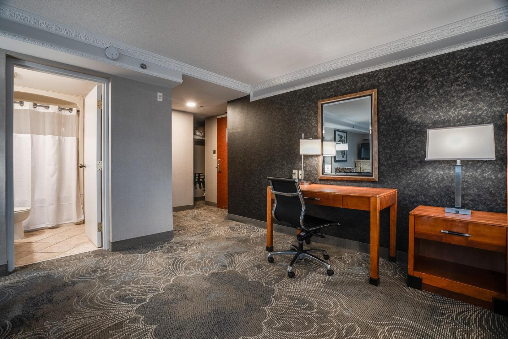 Monte Carlo Inn Barrie - Newly Renovated Buitenkant foto
