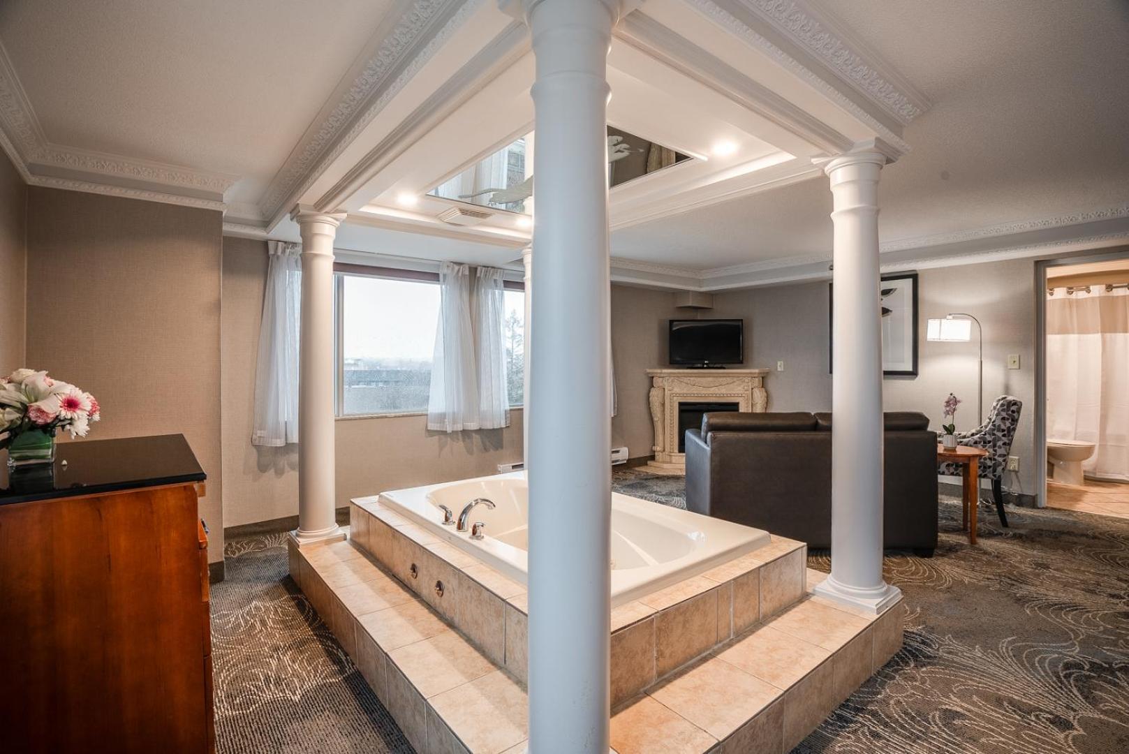 Monte Carlo Inn Barrie - Newly Renovated Buitenkant foto