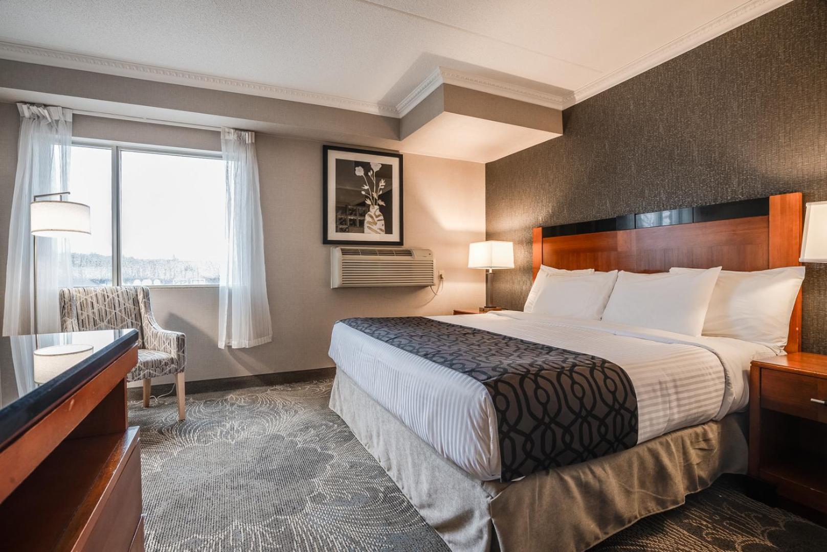 Monte Carlo Inn Barrie - Newly Renovated Buitenkant foto