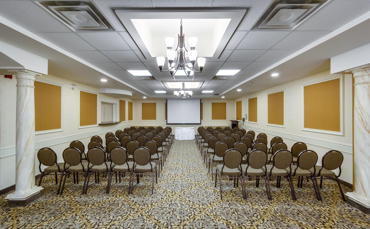 Monte Carlo Inn Barrie - Newly Renovated Buitenkant foto