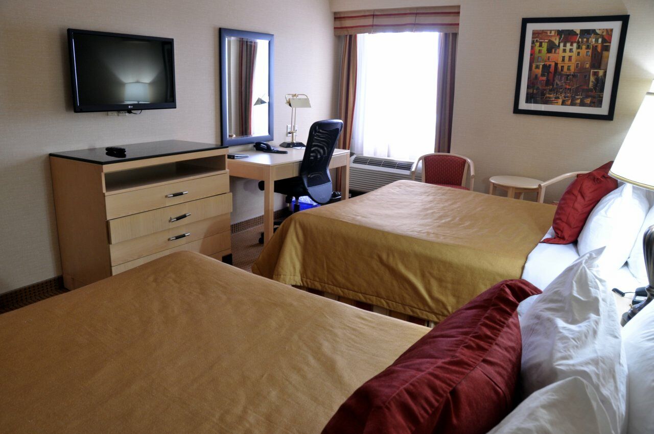 Monte Carlo Inn Barrie - Newly Renovated Buitenkant foto